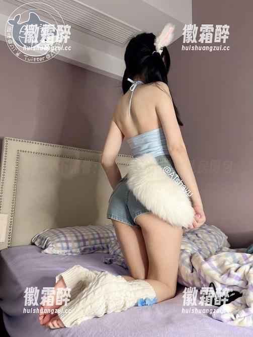 撩人又不露骨：AT鲨的小背心私房图包