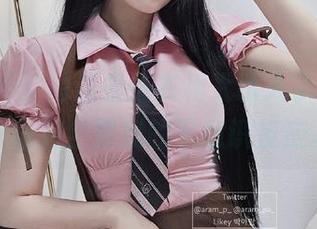 Aram(아람)这条连衣裙太诱人了，图片下载完全是我的下意识反应。