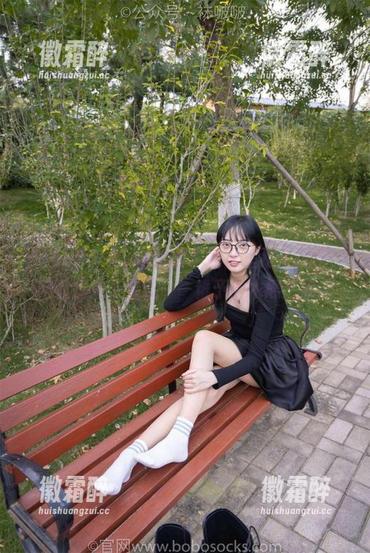BoBoSocks袜啵啵 - 写真里是个风格，网盘里是个宝藏——稚予的木屐之旅。