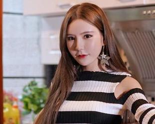 Feilin嗲囡囡 - 瞧瞧这白衬衫，晗大大Via轻松驾驭的美图让人忍不住想模仿！