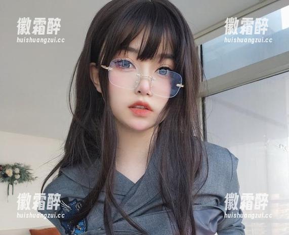 K酱精选图包，偶像也有人设，但性感不需要任何设定，哈哈，太真实了！