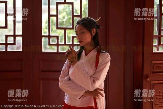 MiiTao蜜桃社 - 不夸张！咕噜Sweet的粉色私拍，每张图片都是一场温柔的诱惑。