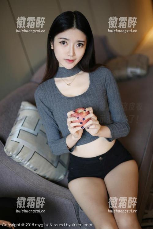 MyGirl美媛馆 - 真想问问温心怡这皮衣怎么这么好看？美图分享，示范课来了！