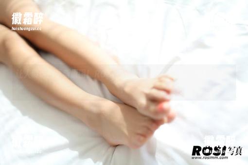 让人喷饭的最新原图！ROSI描绘女友，那表情我只想打个哈哈！