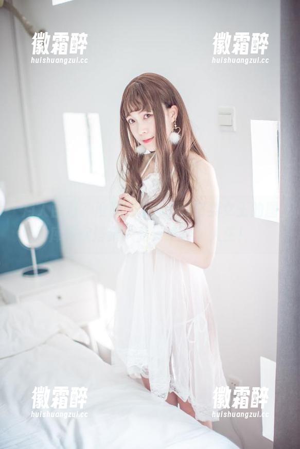 月入百万？没事，Sakiiii翎柒女王的图库教你搭建“高贵冷艳”人生！
