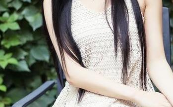 TouTiao头条女神 - 信悦儿空姐写真：你能想象一边喝咖啡一边收快递吗？