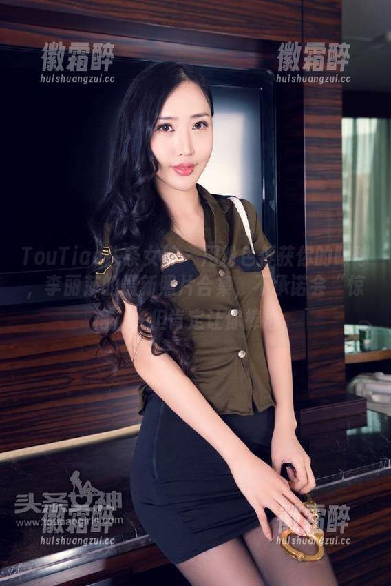 TouTiao头条女神 - 用粉色俘获你的眼球，李丽莎的最新照片合集，不承诺会“惊艳”，但肯定让你捧心。