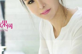 UGirls尤果网 - 这欣杨Kitty油亮私拍合集，难道是用凡士林刷的？太滑了吧！