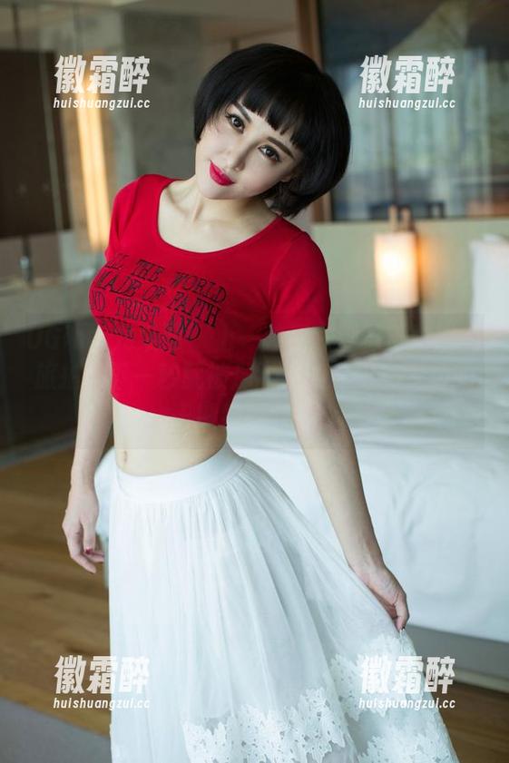 UGirls尤果网-王尔琳 UGirls尤果网 - 上一秒还在浏览王尔琳的旅拍,下一秒就被那渺小的身影和宽广的天地震撼到了。