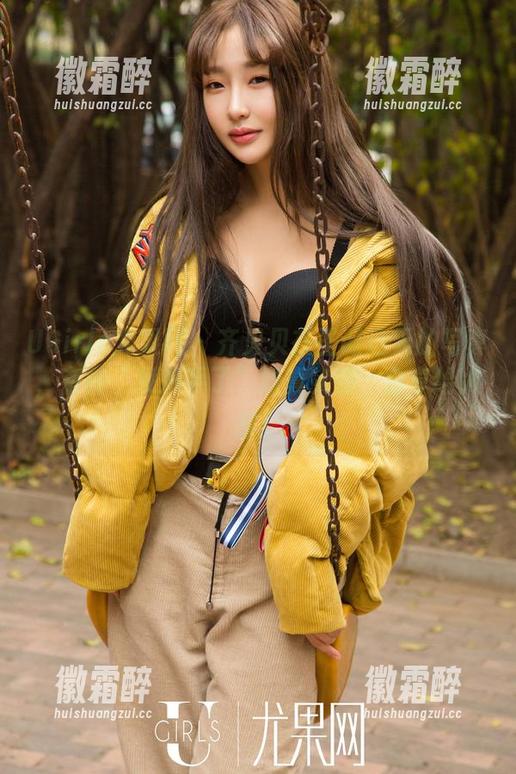 UGirls尤果网 - 齐贝贝在圣诞这天的写真，有种“我剁手了”的真实感，分享给大家！