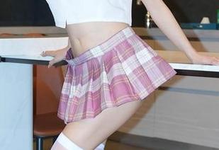 Xiuren秀人网 - 王婉悠Queen的写真集——在死库水里，水波荡漾的思绪下载进行中