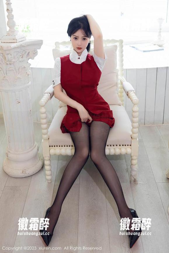 Xiuren秀人网 - 看闵妮如何把兔女郎美图变成低调奢华。