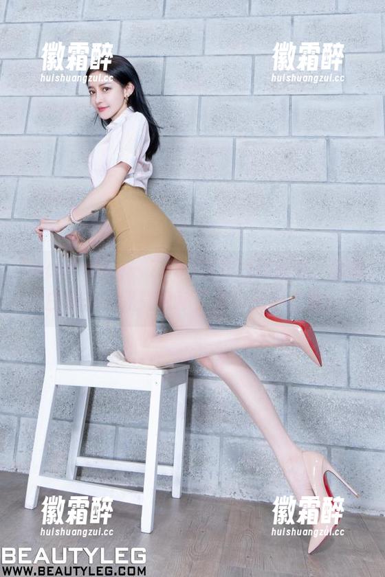 beautyleg - Zoey在在线作品中，那条白裙子，究竟隐藏了多少无妄之想？