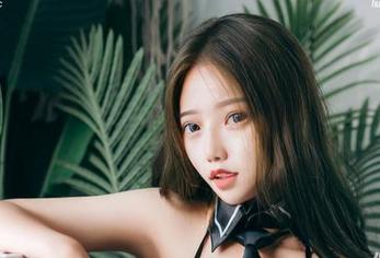 eloise软软的全新白色写真，让我好想展翅飞翔——不过大概飞不起来吧