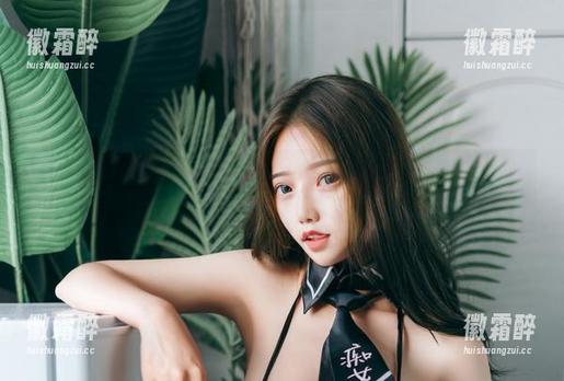 eloise软软 eloise软软的全新白色写真,让我好想展翅飞翔——不过大概飞不起来吧