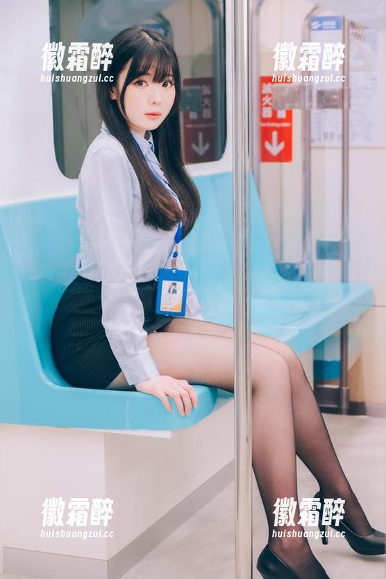 shimo霜月 精选shimo霜月图集:姐姐,今天想偷看点什么?