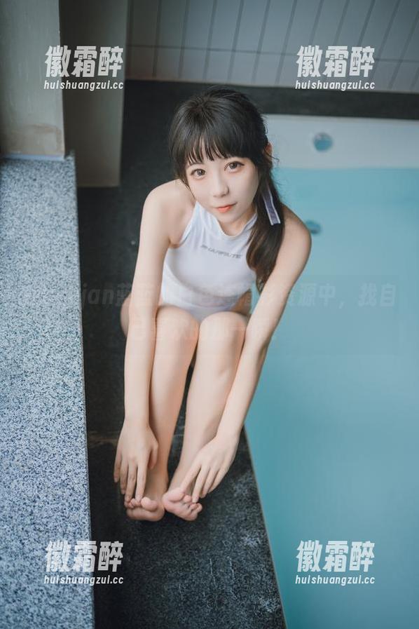 在usejan蓝蓝的白色连帽衫资源中，找自己喜欢的那一瞬！