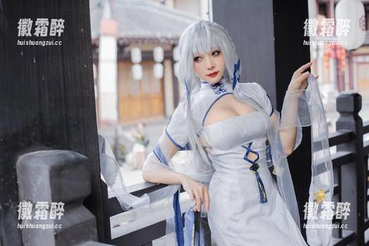 当三刀刀miido穿上水手服——原图让这个夏天变成了喝椰汁的日子。