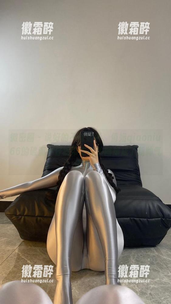 微密圈 - 说好的不修边幅，俏妞qiaoniu66的破洞牛仔裤带来的美图却成了新帅气法则！