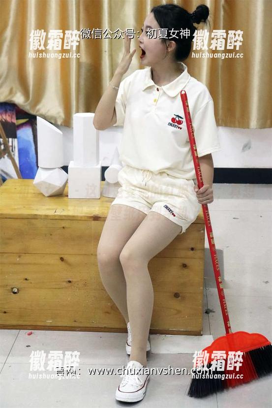 初夏女神 - 这回是安妮的红枫写真，真想把美图壁纸用到手机上