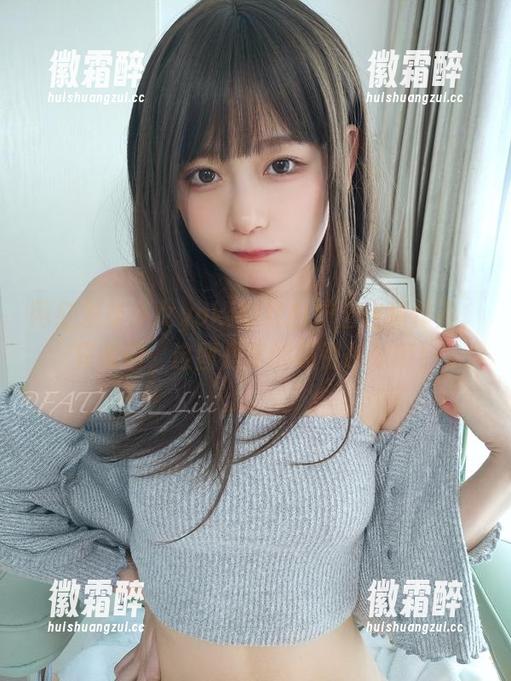 网红发条少女yoki的红白护士定制作品，兄弟们，这图是真的吸引眼球啊！