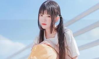 窗边的海，喵糖映画精选清纯学妹，够不够甜？其实还挺难说的。