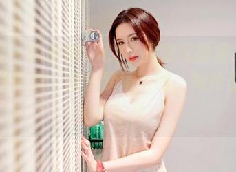 嗲囡囡 - 陈雅漫VICKY的睡衣图集：当你的床咋叫你‘走出梦境’时，她给你来一波新花样！