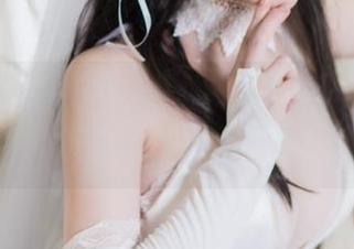 在下萝莉控ii的拉克丝私拍：那一瞬间，原图光暂时不小心把敌人给晃了，哈哈！