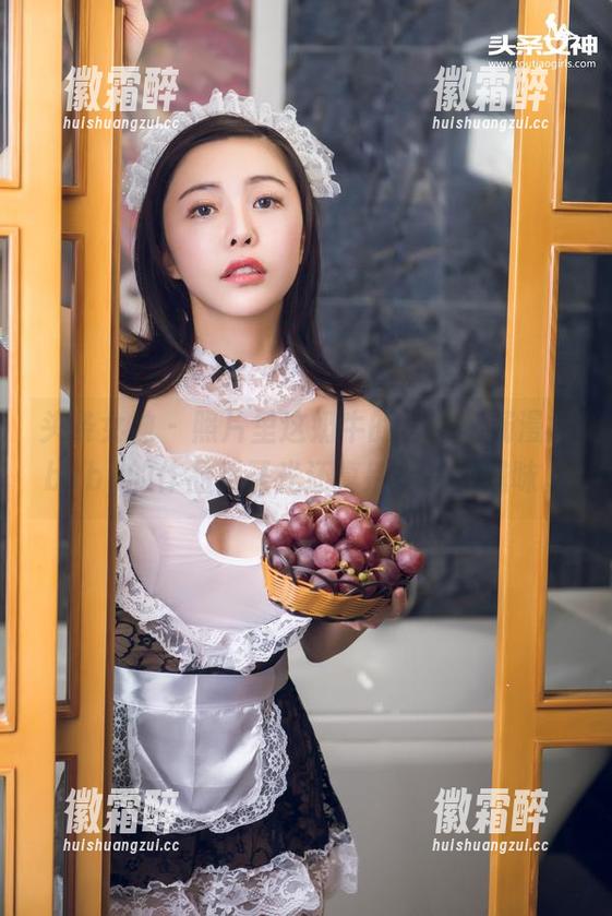 头条女神 - 照片里这奶牛的姿态，杨漫妮baby的作品无圣光还真别有一番滋味。