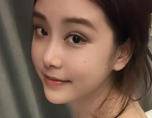 微密圈 - 自带光环的黑皮裙，奶雯的免费作品真想放在墙上叨叨