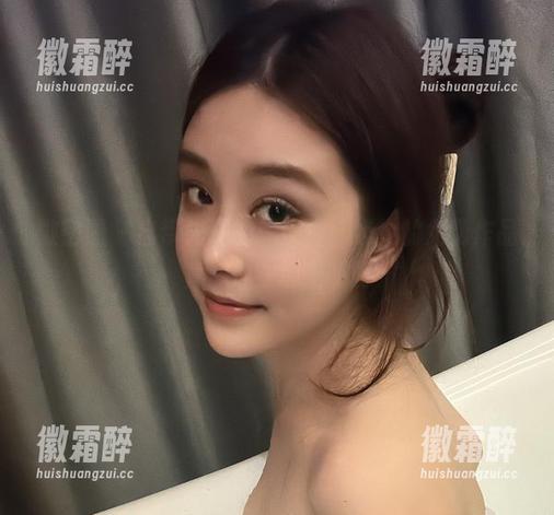 微密圈 - 自带光环的黑皮裙，奶雯的免费作品真想放在墙上叨叨
