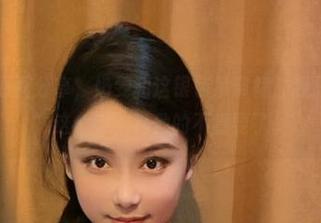 微密圈 - 原图分享，奶雯和这银色吊带裙，我只想到“光”这个字，其他的不重要了。