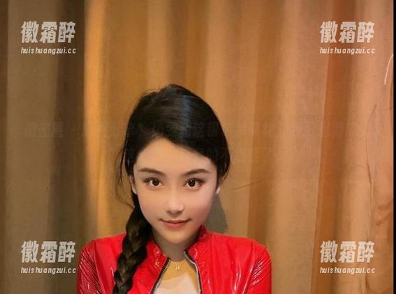 微密圈 - 原图分享，奶雯和这银色吊带裙，我只想到“光”这个字，其他的不重要了。