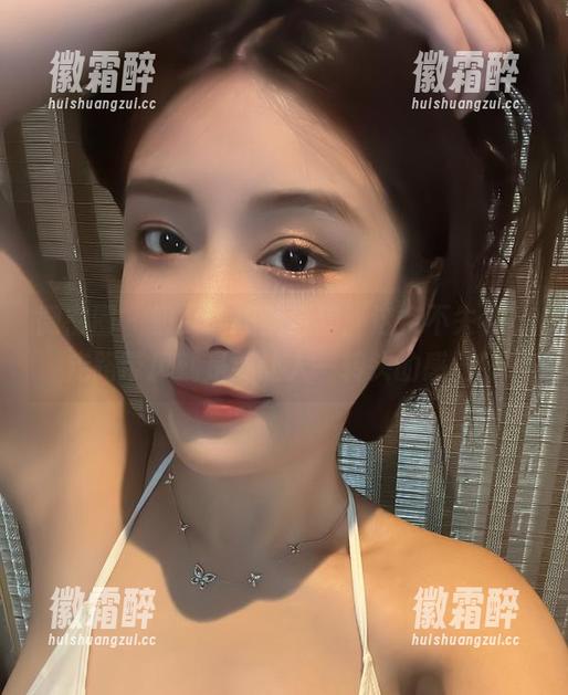 微密圈 - 奶雯的短裤全套：这条不失礼，走路带风就是要让人一转头的感觉！