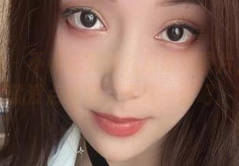 微密圈 - 不看奶雯的九月系列图片，人生就没点调剂，下载一张吧。