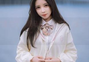 妍子坚不可摧来了，双马尾最新美图，给你个“马尾级”的骚气！