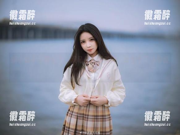 妍子坚不可摧来了，双马尾最新美图，给你个“马尾级”的骚气！