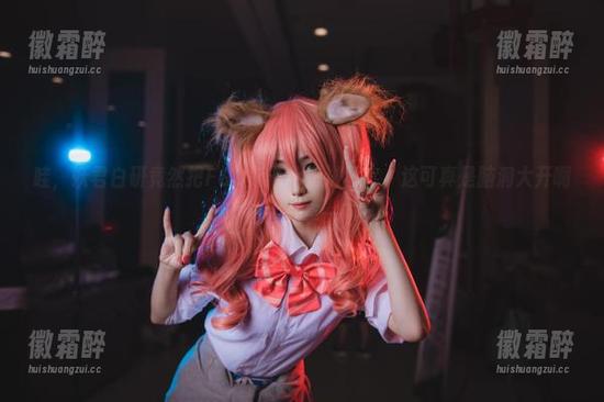 哇，妖君白研竟然把FGO斯卡哈搬进图库，这可真是脑洞大开啊，得去分享一下！