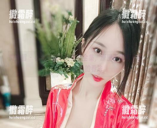 微密圈 - 小玉吃果冻的套装全集，原图不藏着掖着，给你一个直白的看法。