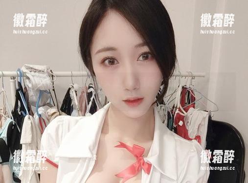 微密圈 - 小玉吃果冻的美足，原图是个宝，高清得我直咽口水！