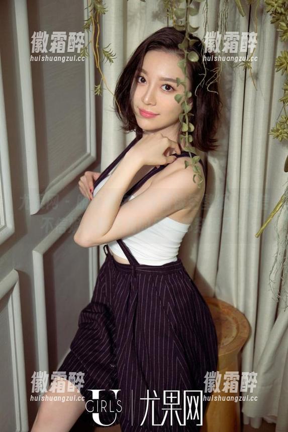 尤果网-妮小妖 尤果网 - 脱离现实的高清镂空壁纸,你信不信妮小妖把我的思想都穿透了?