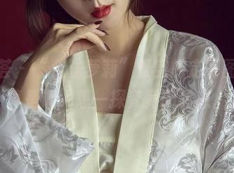 尤蜜荟 - “合法萝莉”镂空的定制图集，真是让人想一探究竟的诱惑。