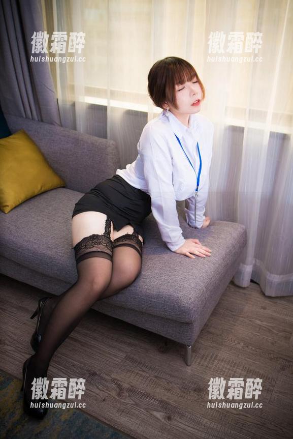 无颜小天使wy 看!无颜小天使wy皮衣出行,不怕冷只为更多高清原图的追随者们!