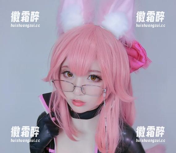 星野saori“职业装”cos，明明是工作，偏偏要拍得这么好看！