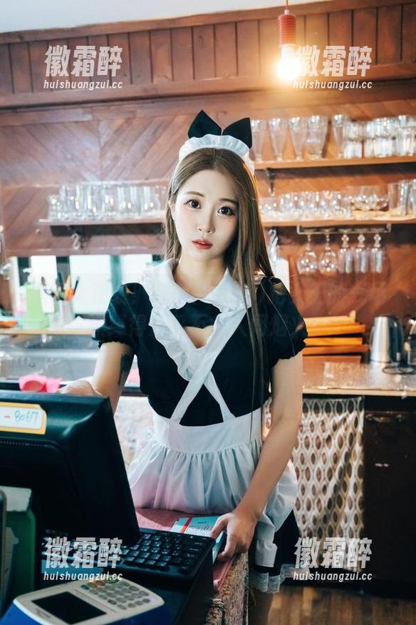原图大逆袭！普美(bomi)把女王的气场演绎得几乎不食人间烟火。
