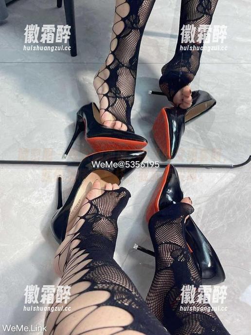 微密圈 - 每次刷到桃沢樱呀的空姐套图，就像跳楼机一样，我就想尖叫。