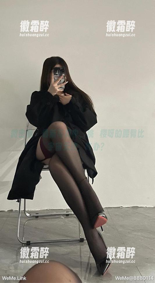 微密圈 - 最新写真中，桃沢樱呀的腰臀比宇宙无敌，咋办？