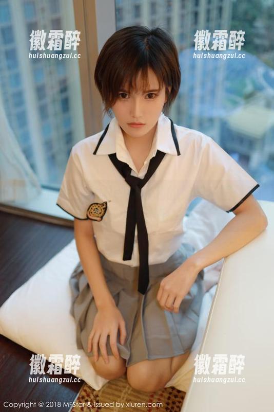 模范学院-Baileys香儿 模范学院 - Baileys香儿的姐姐套图:有种说不出的亲密感嘛