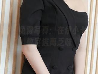 模范学院 - 免费写真：在伊小七MoMo的教室逃离乏味