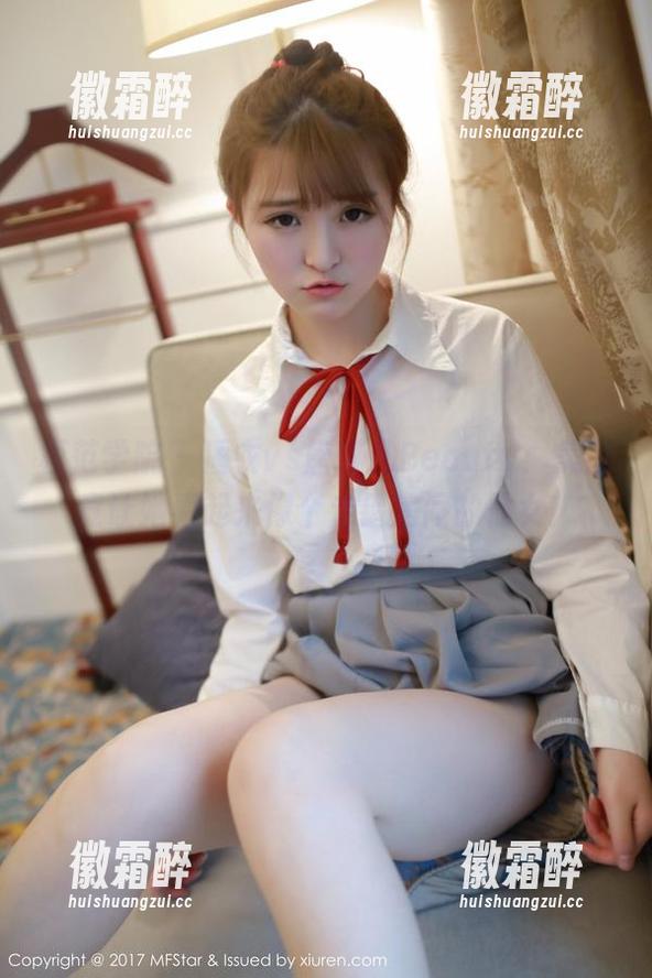 模范学院 - 睡衣vs唐琪儿Beauty：美图竟让她看起来像个走错房间的仙女！